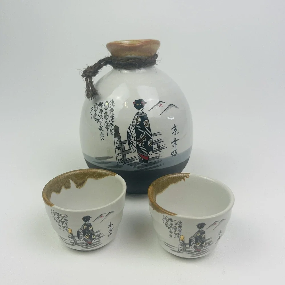 Tokkuri Sake‎ Bottle and Ochoko Sake Tea Cup Handpainted Geisha Design